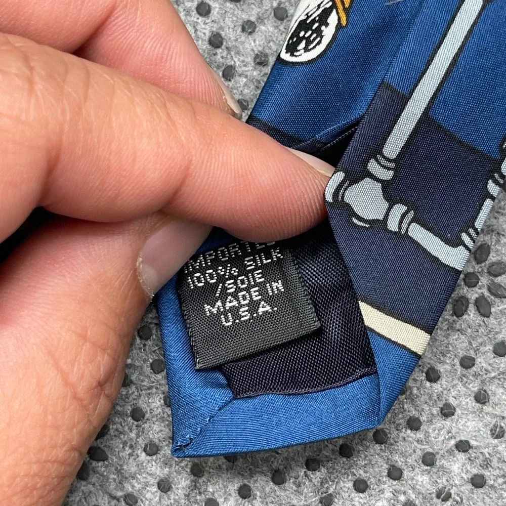 Vintage Made in USA Peanuts Snoopy Mr Fix-It Construction Silk Tie Blue Mens